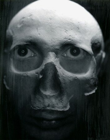 Self_portrait_with_a_skull