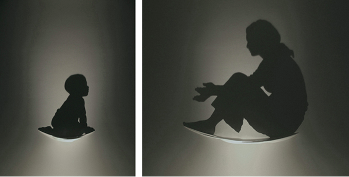 Akari-2009
H90, W90, D15cm (Mother) H45, W45, D11cm (Child)
Sculpted wood, single light source, shadow
Perfe Takiyama Maternity Clinic, Tokyo, Japan