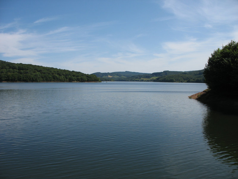 Lac de Pannecière, en mars