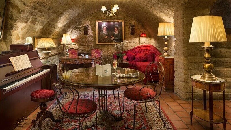 Interior+dEsign-+Glamorous HOTEL PARIS Duc de St Simon (36)