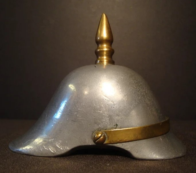 casque à pointe