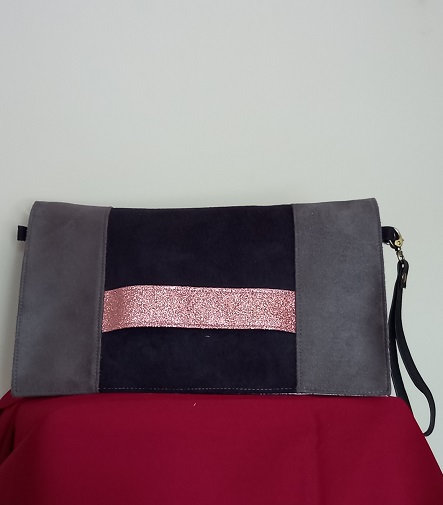 Pochette suédine noire,grise brillant rose