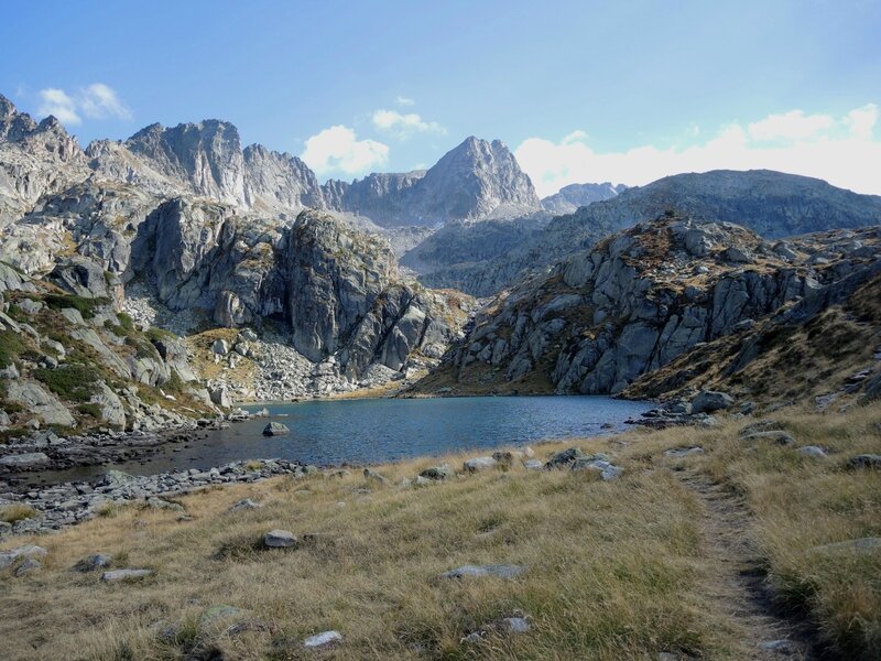 Lac de la Mourèle, sentier et lac (65)