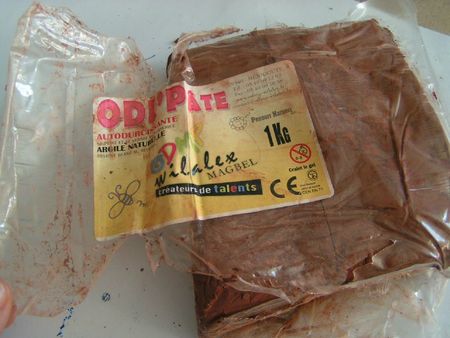 32_PÂQUES-Mobiloeuf argile