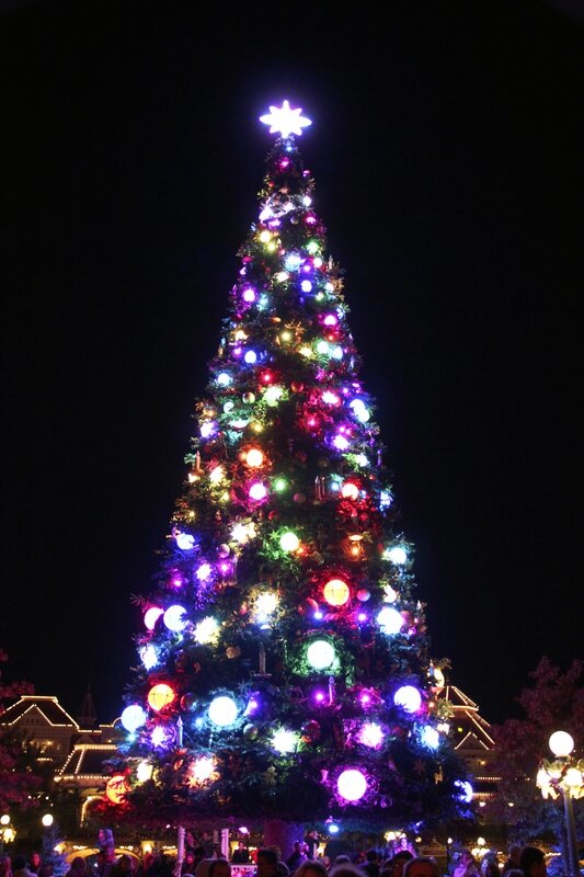 Sapin-Noel-couleurs-Disney