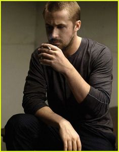 Ryan_in_Flaunt_Magazine_ryan_gosling_4703910_405_516