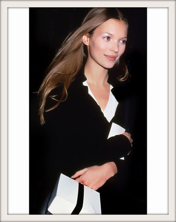 03_kate_moss_432750520_north_883x