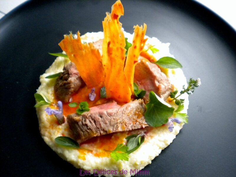 Steak de canard à la gelée de piment, polenta crémeuse au parmesan et tuiles au piment 6
