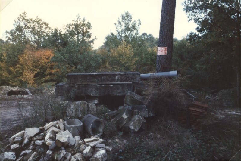 dépôt de pierres tombales à Bos Carat