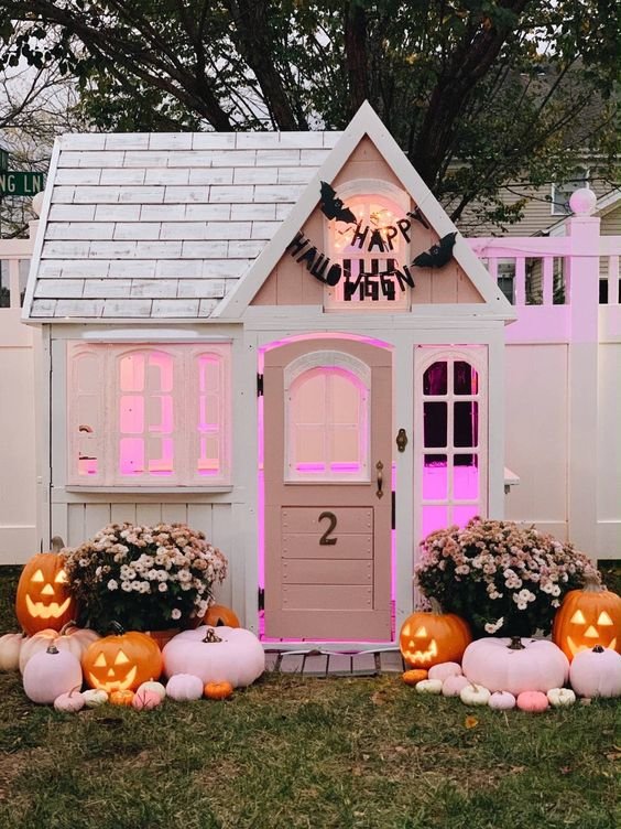 playhouse_halloween_pink_orange