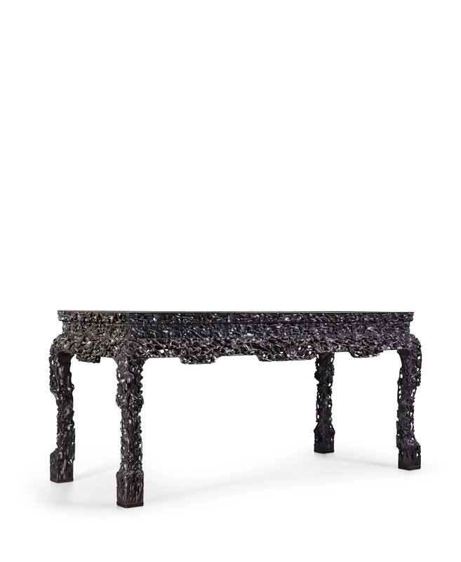 2023_PAR_22168_0086_001(tres_grande_table_en_hongmu_sculpte_chine_dynastie_qing074939)