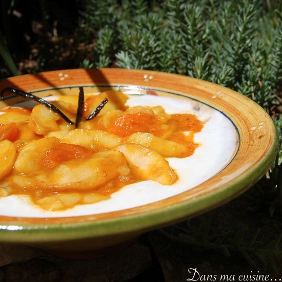 Compotée de fruits à la vanille sur son lit de fromage blanc recettes Compotée de fruits à la vanille sur son lit de fromage blanc