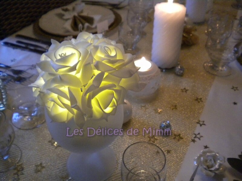 Ma table de Noël en blanc et or avec une pointe d'argent 5