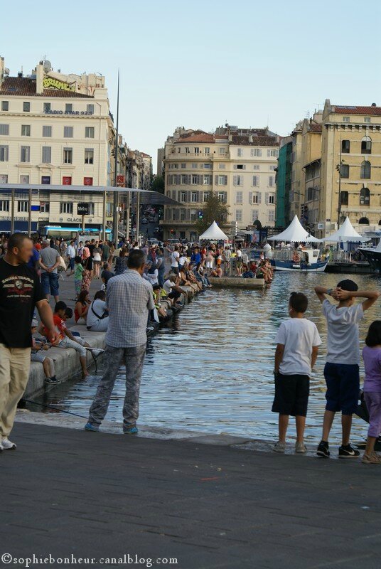 Vieux port foule