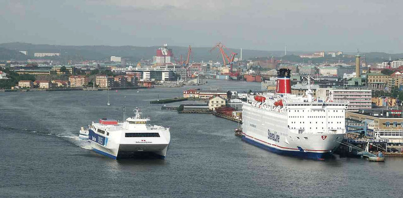 Gothenburg harbour seen from the Älvsborg bridge
