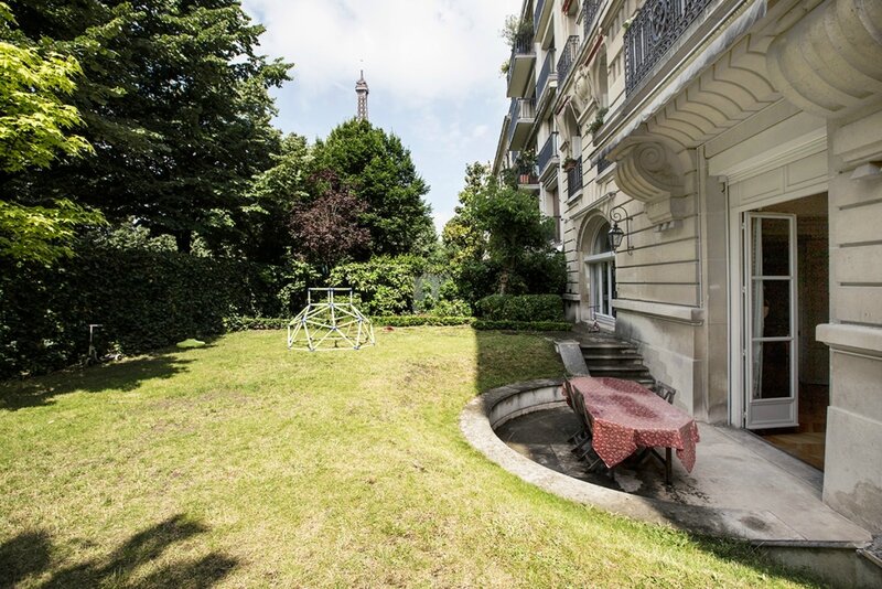 jardin-appartement-vue-tour-eiffel-paris-1024x683