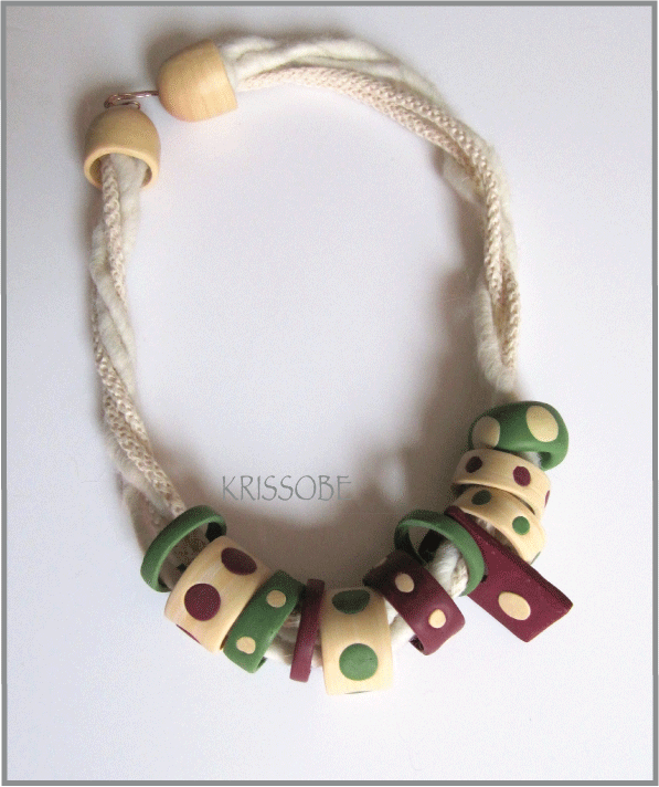 1309-collier-à-pois