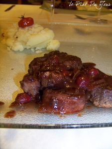 Mignon de porc et sa sauce aux griottes & pain d’épices recettes dessert tirassimu au griottes