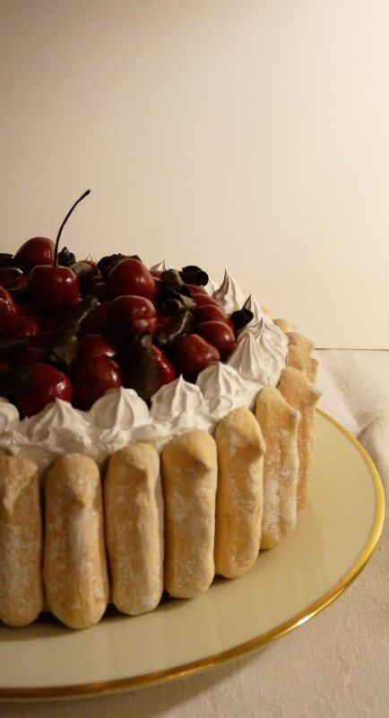 détail, charlotte aux cerises