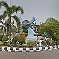 Rond-point à Pontianak (Ile de Bornéo)