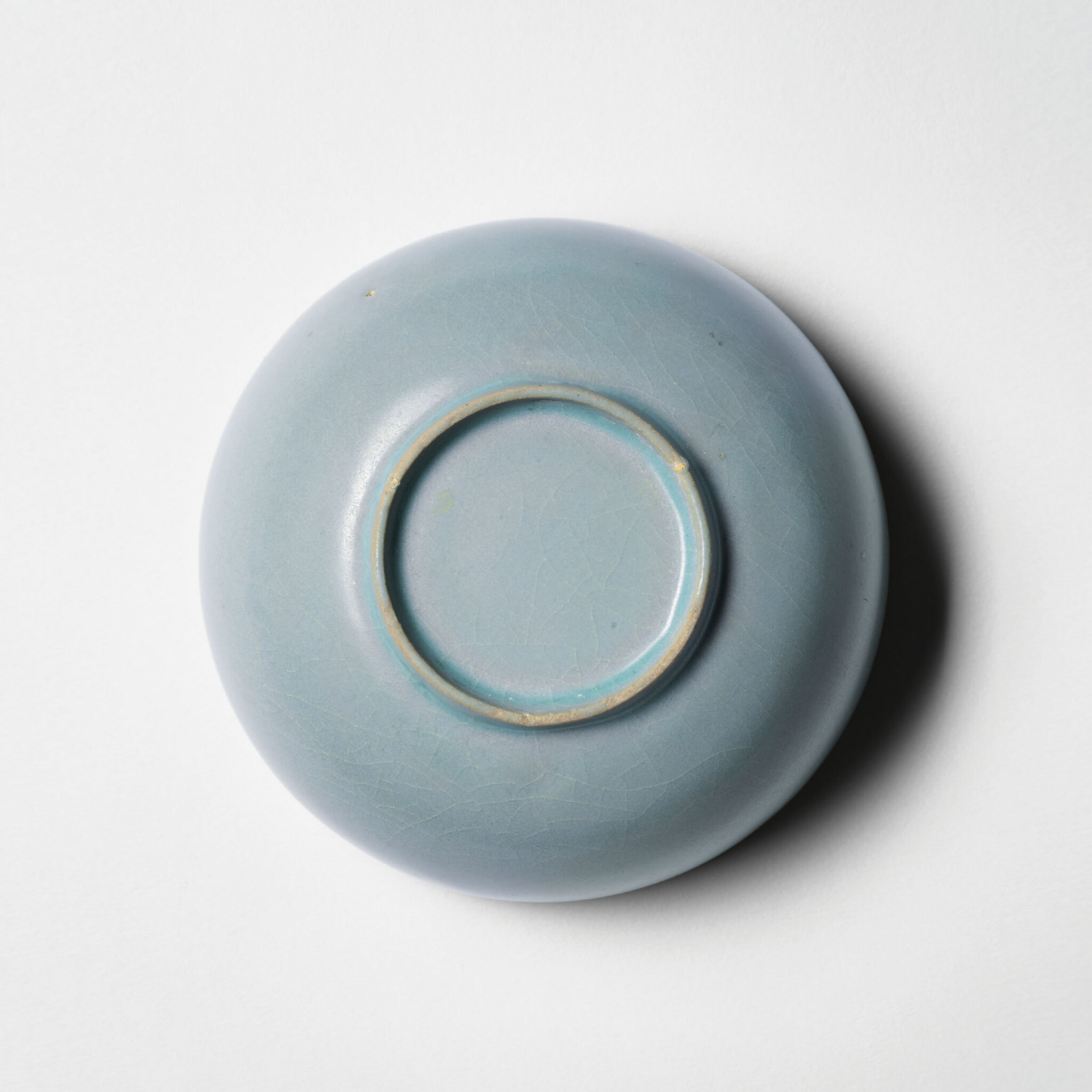 An important and extremely rare Ru 'sky-blue' tea bowl