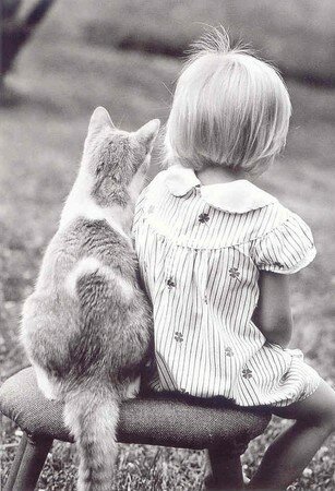 La_petite_fille_et_le_chat