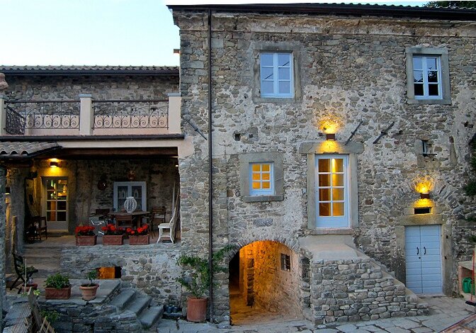 modern_vacation_rentals_tuscany_italy_006