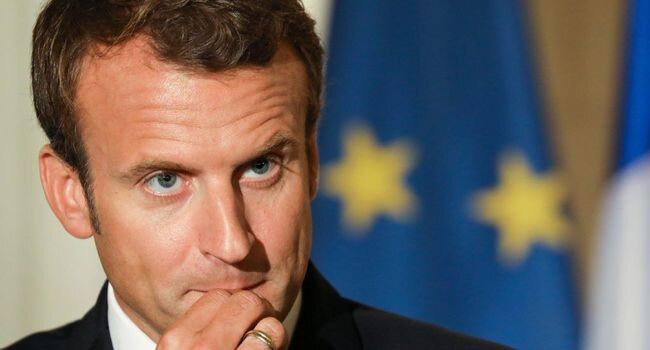 Des artistes organisent une manifestation contre Emmanuel Macron Macron question