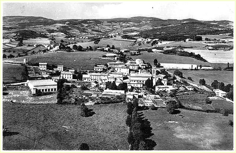 MARNAND (Rhône) LE BOURG vue aérienne après 1933