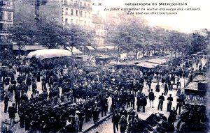 800px_Paris___Catastrophe_du_Metropolitain_station_Couronnes