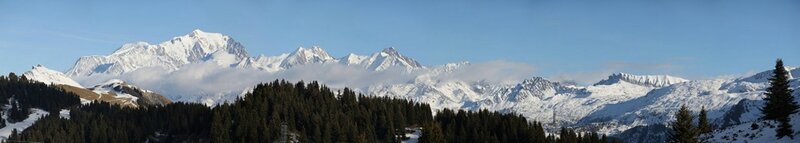 Panorama sur la chaîne du Mont Blanc