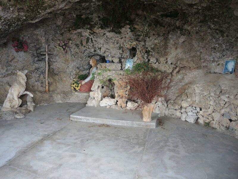 Moustiers-Sainte-Marie, grotte de la Madeleine (04)