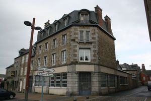 Avranches ancienne perception place Estouteville