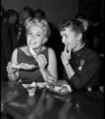 mmdress-kim_novak_et_debbie_reynolds_par_frank_worth