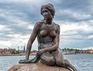 Statue de la Petite Sirène dans le port de Copenhague