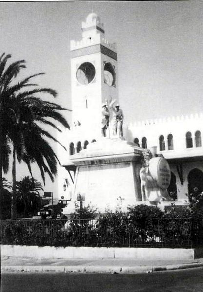 Oran- Gare- Monument aux morts- 04