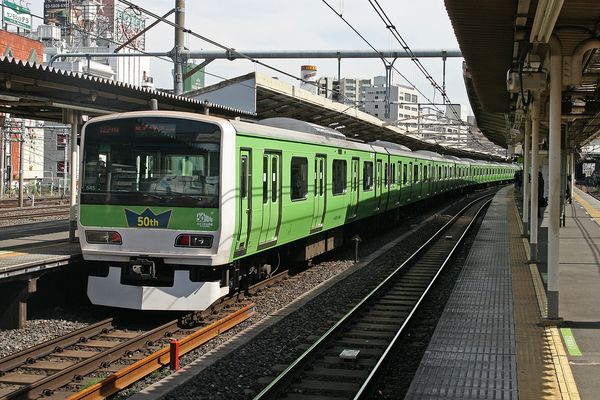 E231-500 vert 3