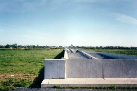 1288 la route passe sous la rivière