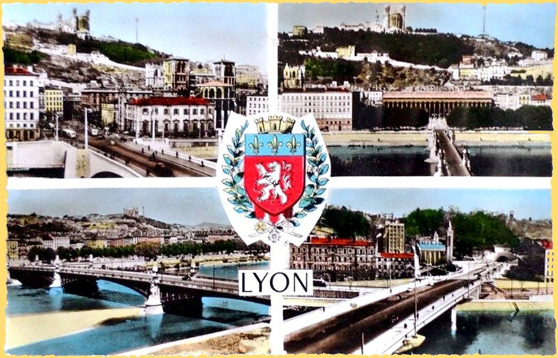 CPSM Lyon Ecusson