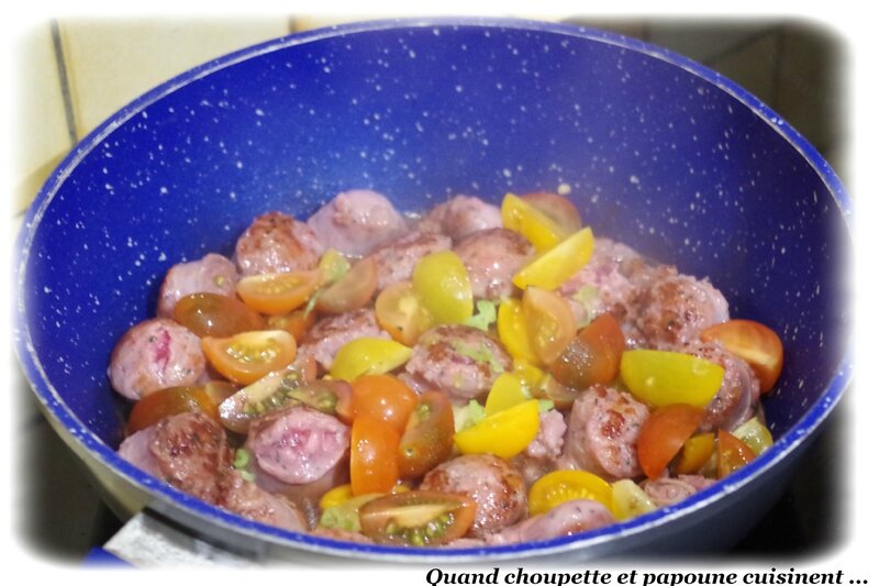 spahettis et saucisse de Toulouse en sauce tomates-7085