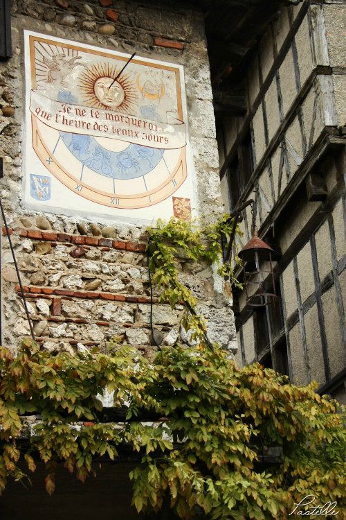 Pérouges cadran_09 24 11_3585