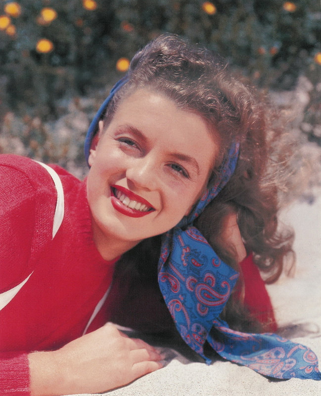1945-03s-CA-NJ_in_Overalls_Red_Sweater-010-2-by_DC-2a