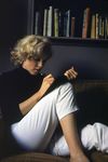 1952_AlfredEisenstaedt_Marilyn_onSofa_0010_010_1_GF