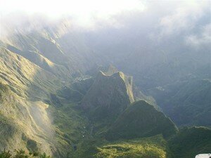 Mafate_vue_du_Piton_Ma_do