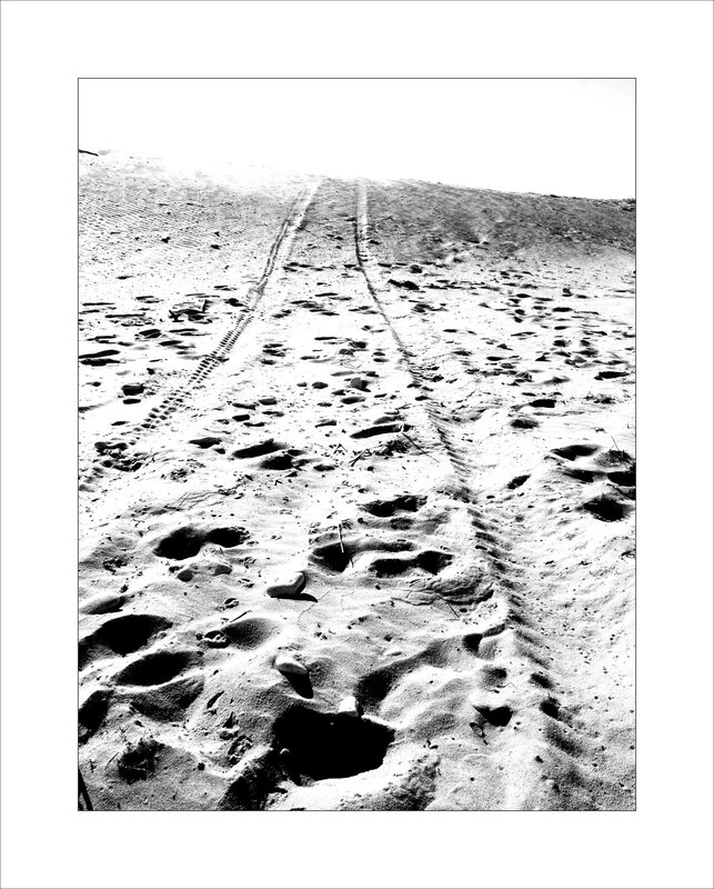 plage sable traces nb 020715