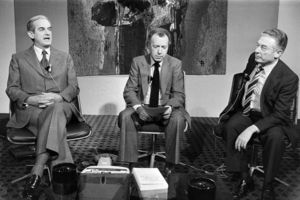 87056_alain_peyrefitte_ministre_de_la_justice_g_participe_a_l_emission_les_dossiers_de_l_ecran_avec_honore_gevaudan_d_et_joseph_pasteur_c_le_6_novembre_1979