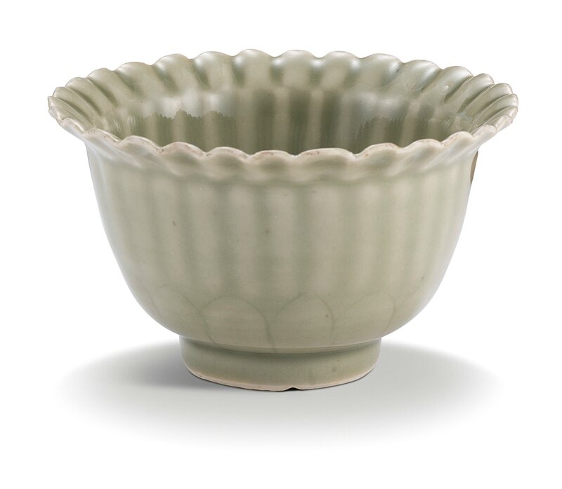 An incised celadon-glazed cup, Qing dynasty, Kangxi period (1662-1722)