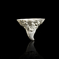 Rare coupe libatoire en porcelaine <b>Blanc</b> de <b>Chine</b>, <b>Chine</b>, dynastie Qing, époque Kangxi (1662-1722)