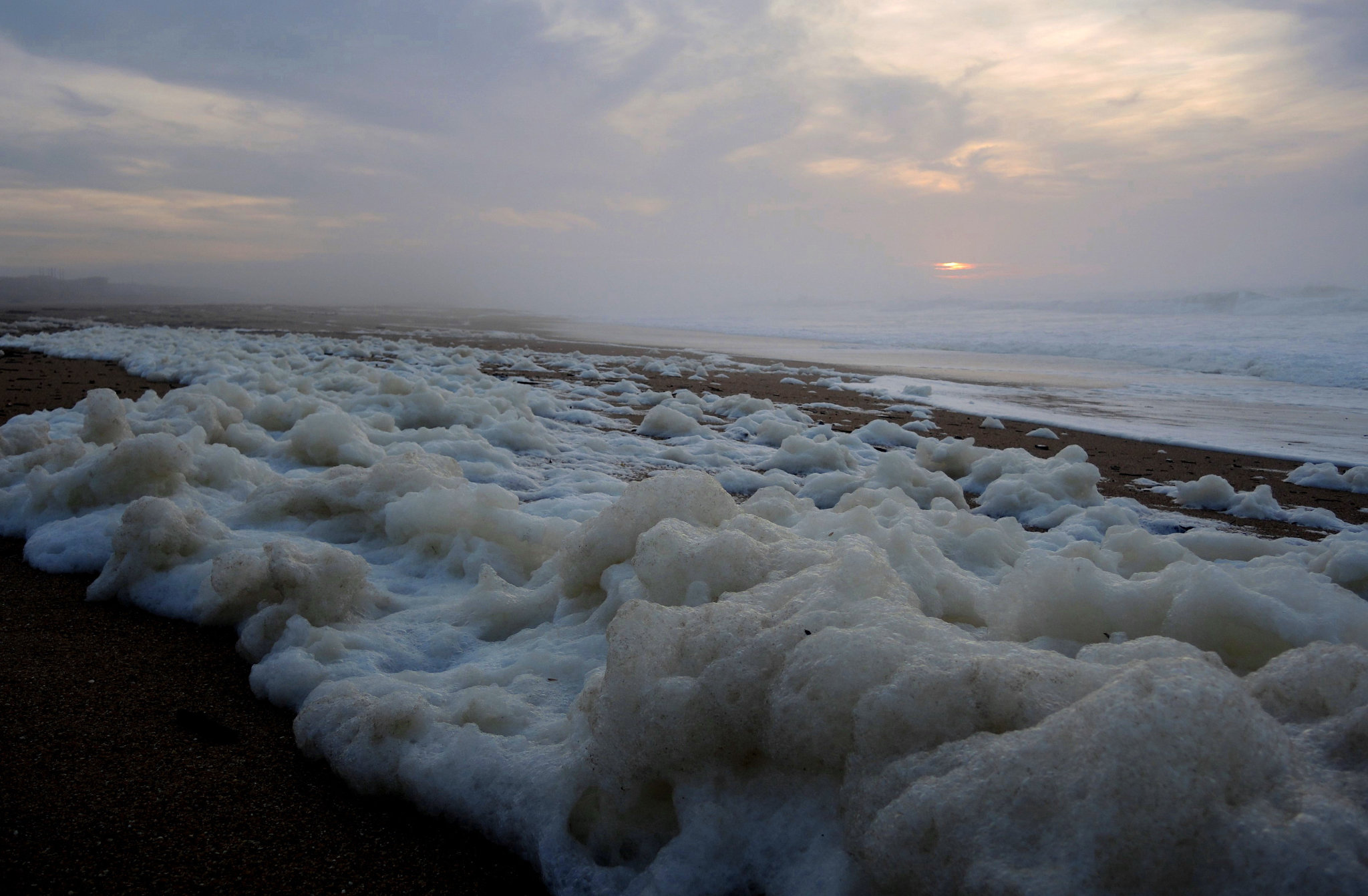 Anglet, plage des Dunes, écume, décembre 2023