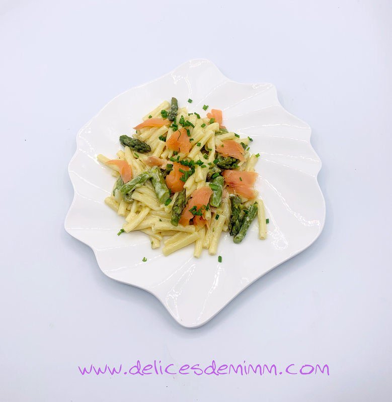 Pâtes au saumon fumé et aux asperges vertes